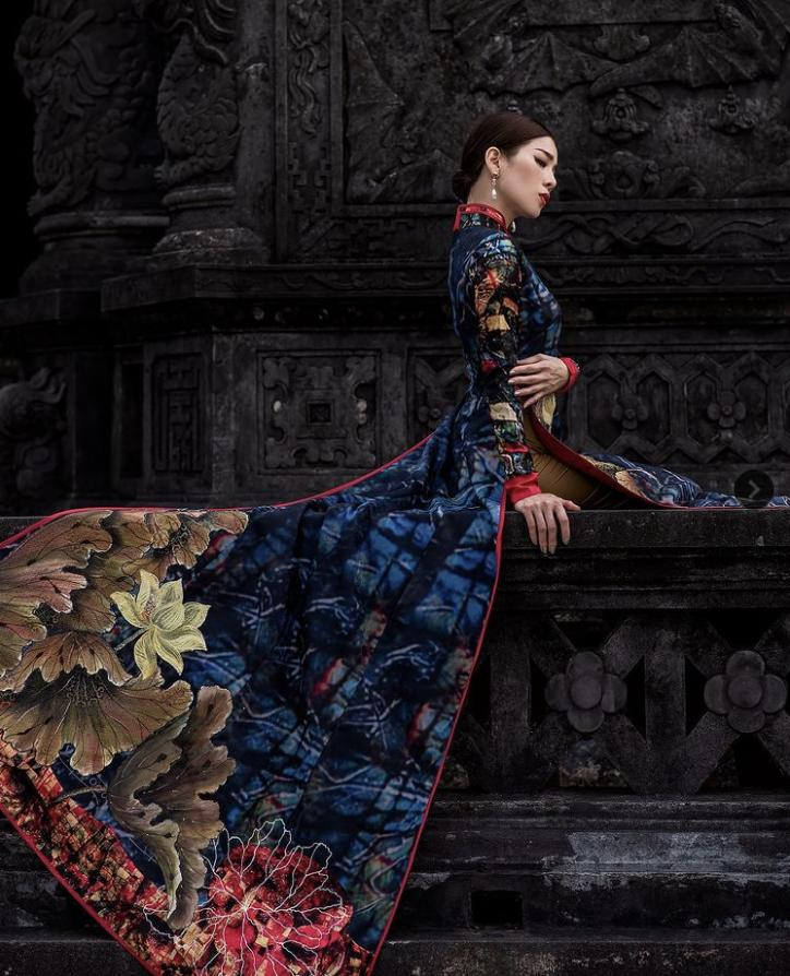 Tuy nhiên, cho đến tận thời điểm hiện tại, trên trang cá nhân của Lệ Quyên chỉ đăng những bức ảnh cô chụp một mình. Thế nhưng không biết &#x1d;ai đã sở hữu được bộ ảnh và tung hê khá nhiều tấm hình khác với sự xuất hiện của Lâm Bảo Châu.