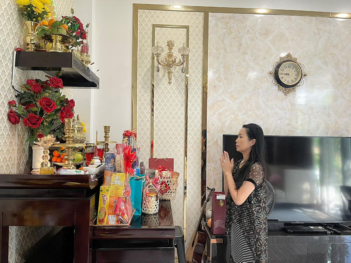 NSƯT Trịnh Kim Chi cầu mọi sự bình an.