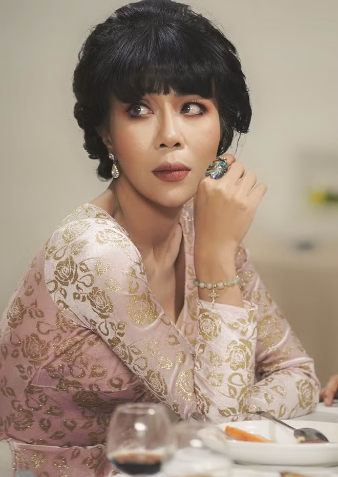 De nghi xu ly MC Trac Thuy Mieu vi phat ngon kich dong