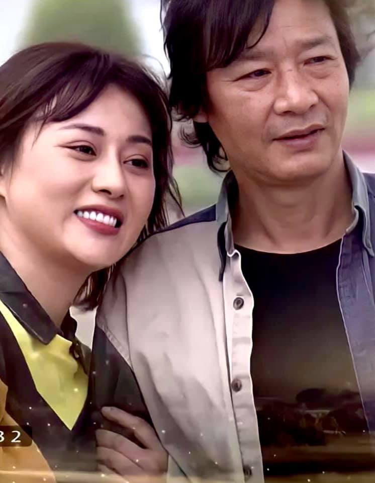 Võ Hoài Nam chúc sinh nhật "con gái màn ảnh" Phương Oanh: Sinh nhật gái bố ngoài phim / Từ đây con bố chỉ tìm niềm vui / Hết rồi lủi thủi, lui cui / Bao nhiêu oán giận, để lùi đằng sau.