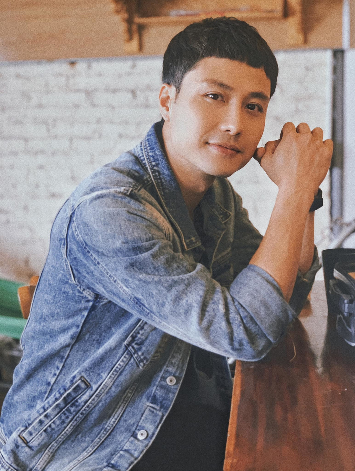 Diễn viên Thanh Sơn đăng ảnh điển trai khiến fan hết lòng khen ngợi.