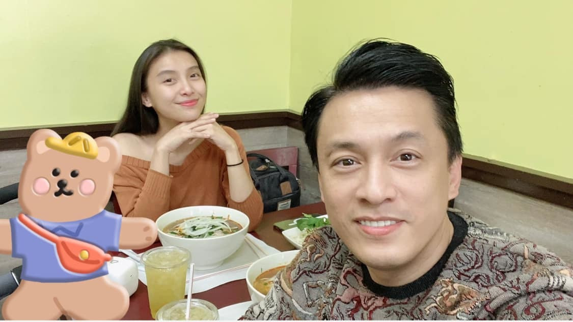 Ca sĩ Lam Trường nấu bún bò Huế đãi cháu gái Tiêu Châu Như Quỳnh.