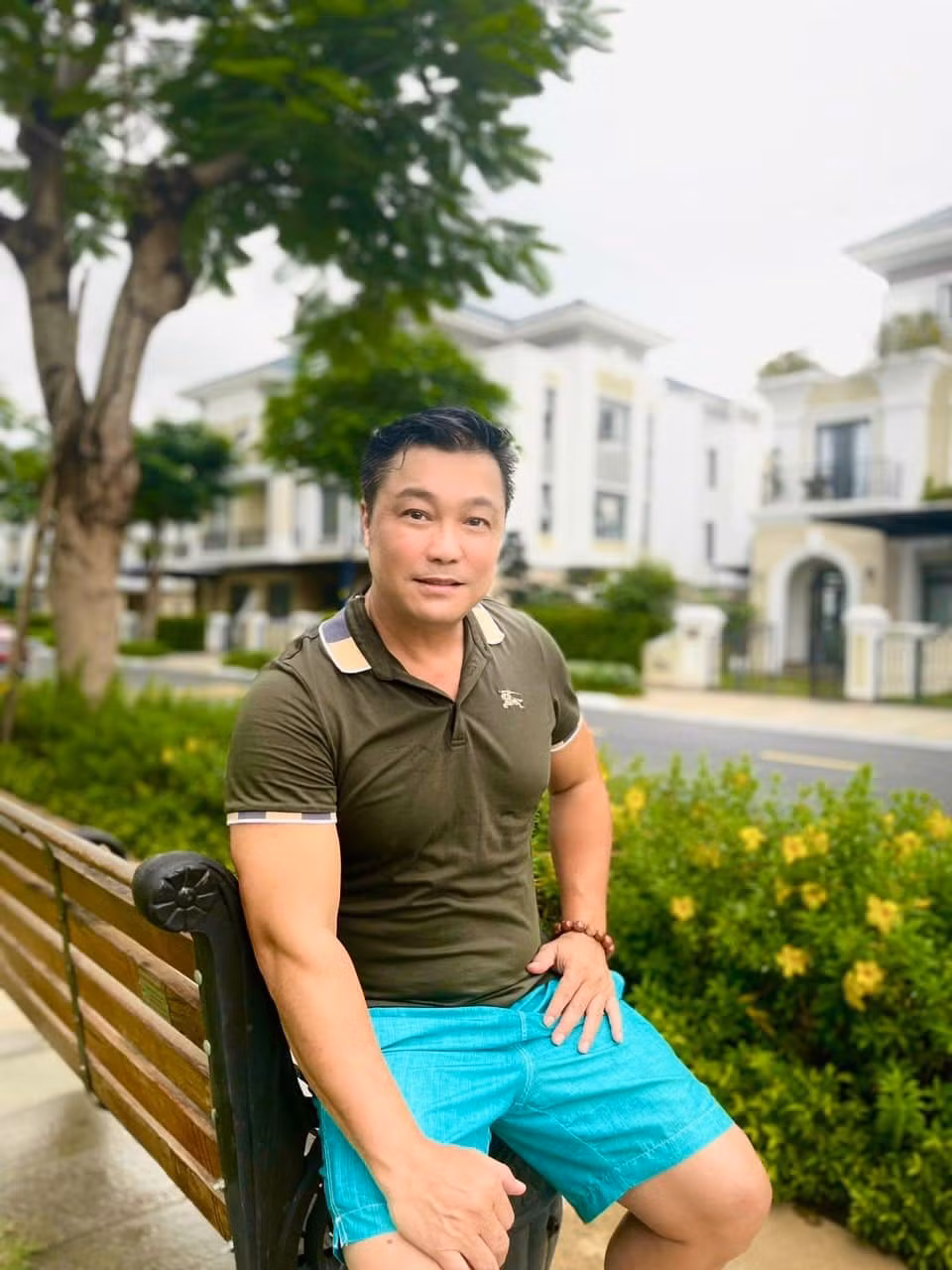 Lý Hùng xin "bỏ lại sau lưng những phiền muộn".