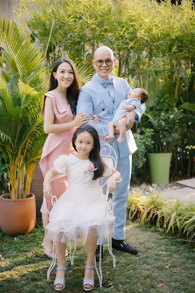 Su that buc anh Phan Dinh Tung duoc Vo Hoang Yen chua benh-Hinh-4