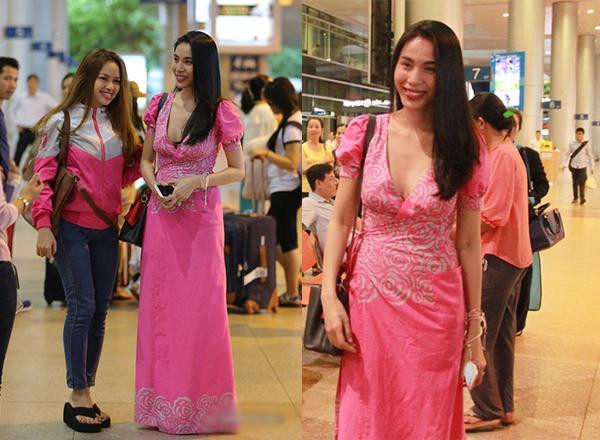 Một outfit sân bay khác với chiếc váy hồng quê độ của Thủy Tiên.