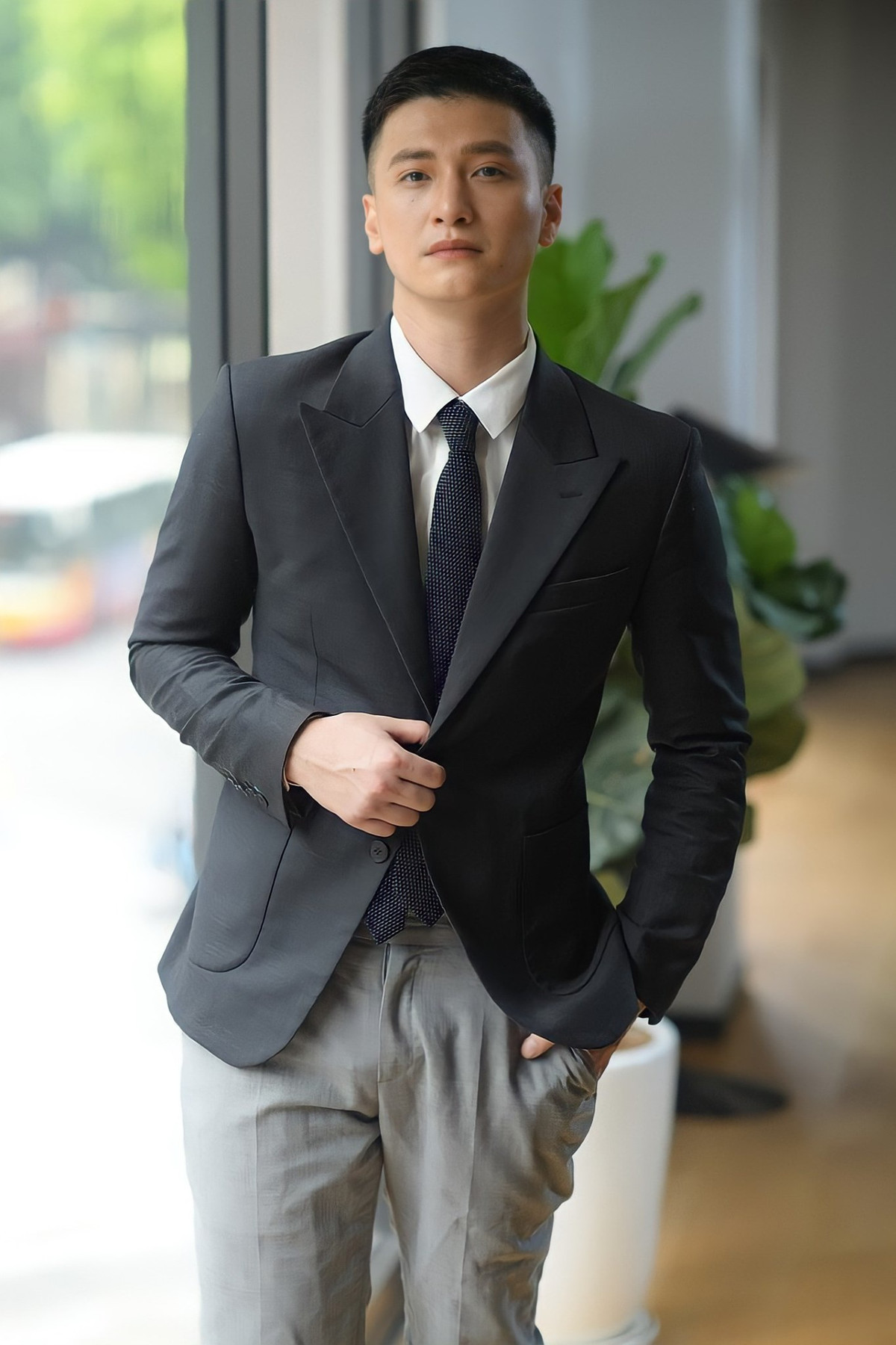 Huynh Anh chinh thuc len tieng ve on ao no 200 trieu chua tra