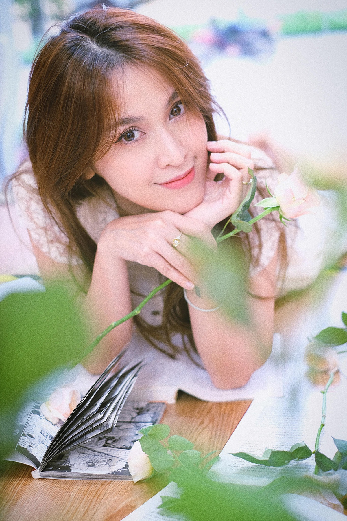 Tú Vi đẹp trong trẻo.