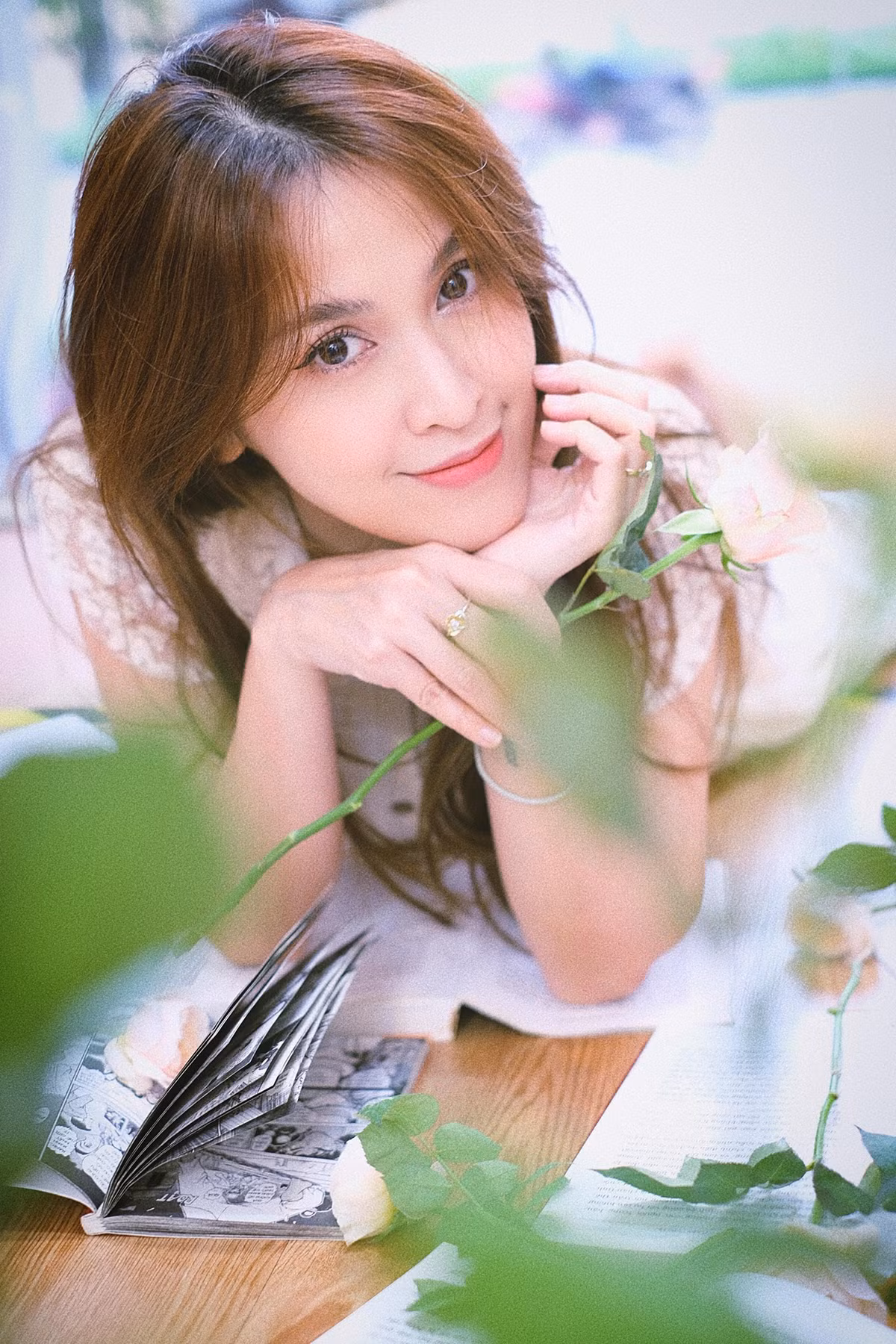 Tú Vi đẹp trong trẻo.