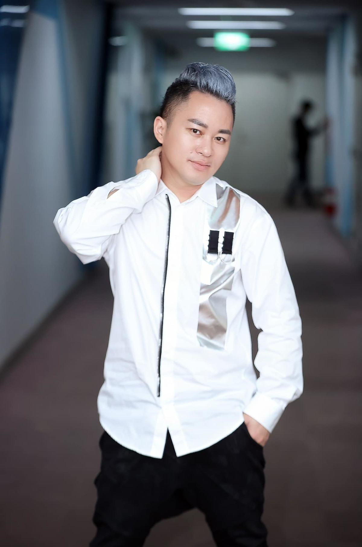 Sao Việt hôm nay 2/4: Tùng Dương đăng ảnh mới và viết: '' Cò làm gì? Cò vẫn làm ... Nghệ sĩ''.