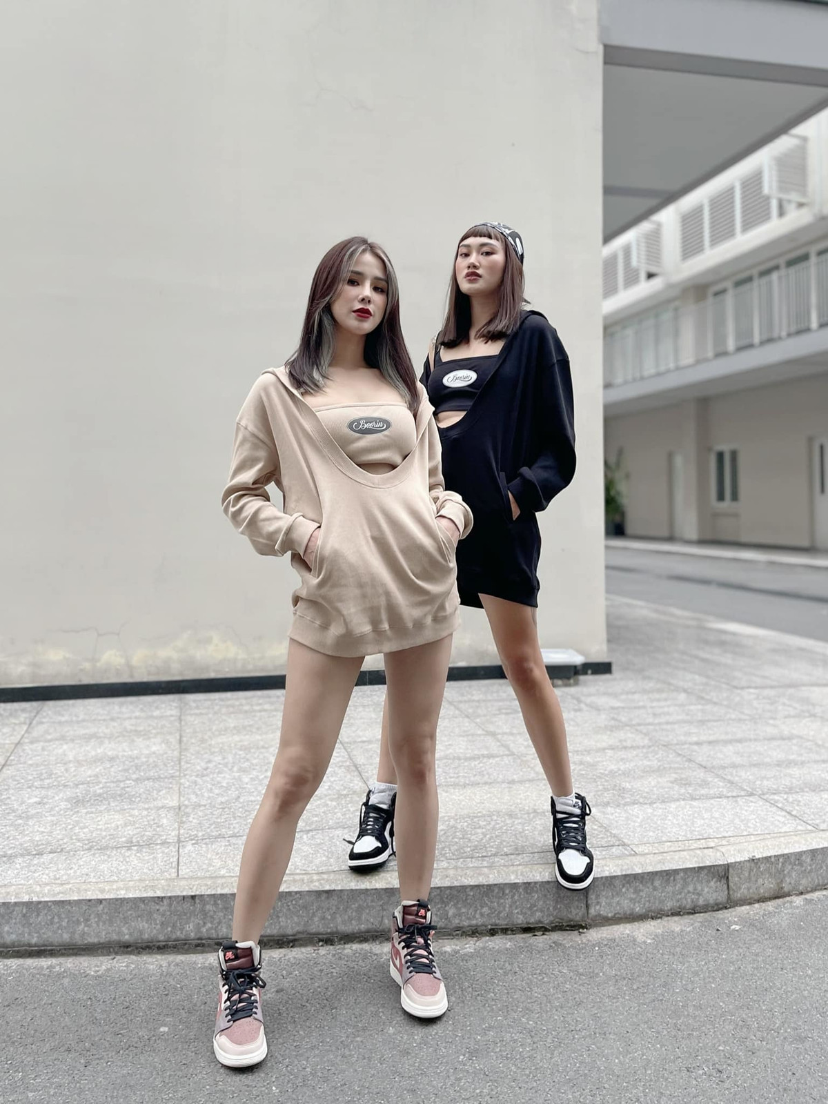 Diệp Lâm Anh lạ mắt với phong cách nổi loạn.