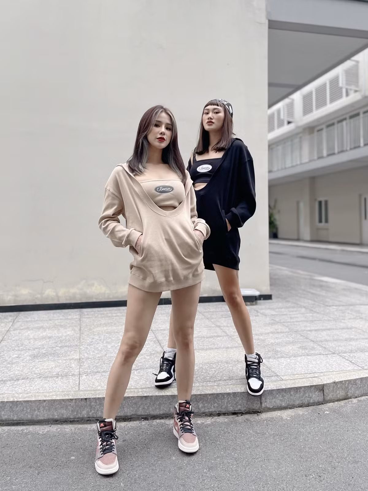 Diệp Lâm Anh lạ mắt với phong cách nổi loạn.