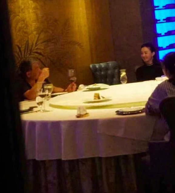 Phung Thieu Phong tung clip Trieu Le Dinh ngoai tinh, khoc loc xin tha?-Hinh-3