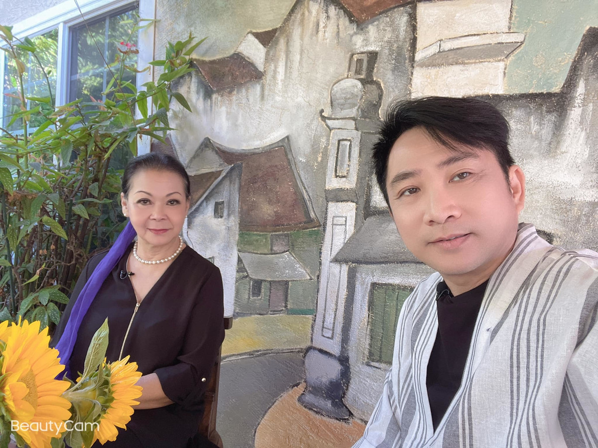 Danh ca Khánh Ly và ca sĩ Quang Thành.