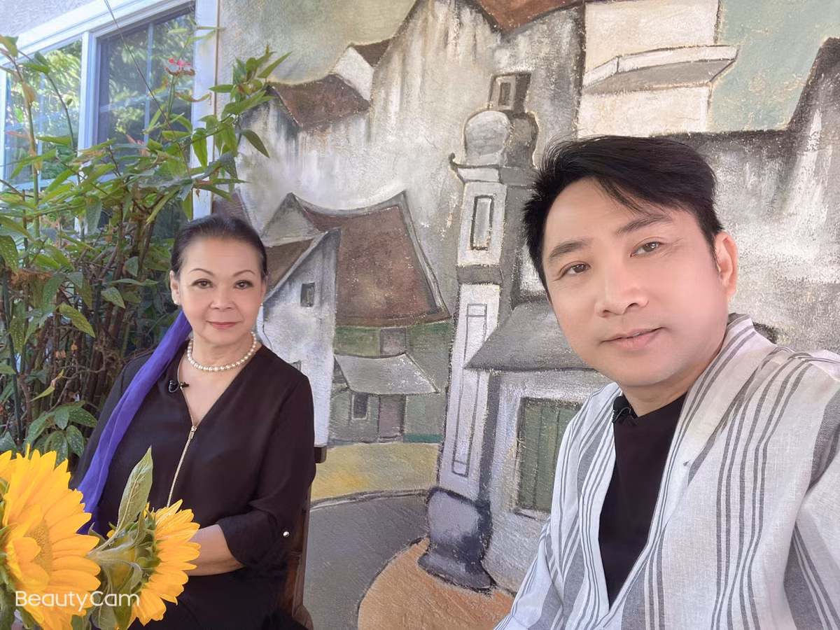 Danh ca Khánh Ly và ca sĩ Quang Thành.