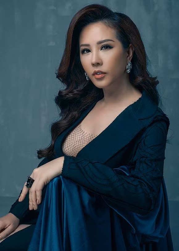 Ban thi phanh phui Thu Hoai mua giai Hoa hau 100.000 USD-Hinh-2