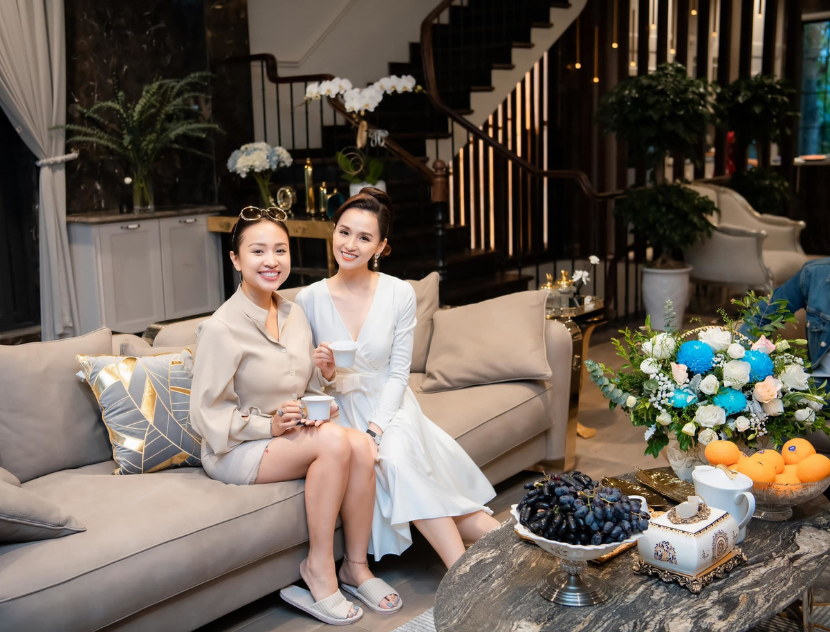 Sao Việt hôm nay 7/9: Lã Thanh Huyền nhớ Vân Hugo.