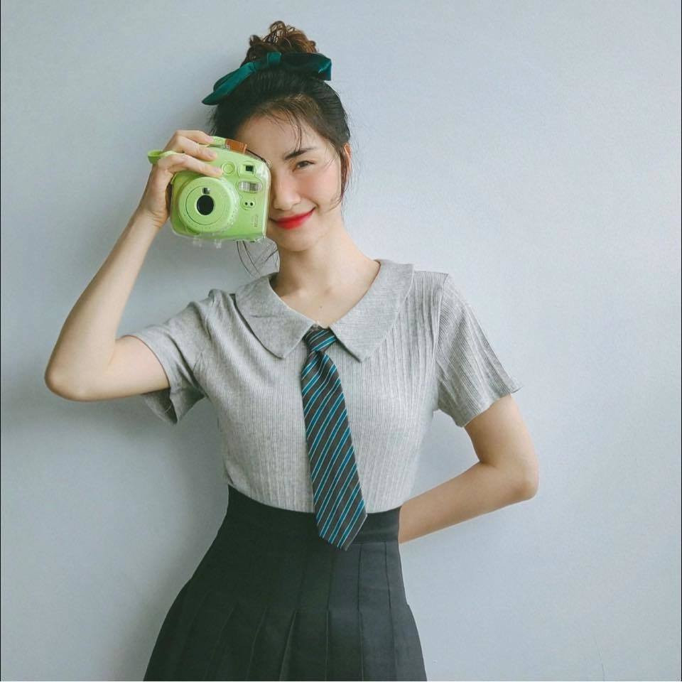 Hòa Minzy "mẹ 1 con" vẫn nhí nhảnh.