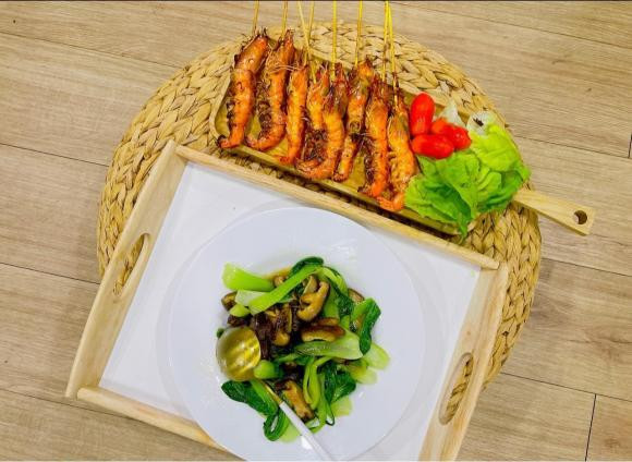 Gan 3 gio sang, vo Phan Manh Quynh van tuc chong khong ngu duoc-Hinh-5