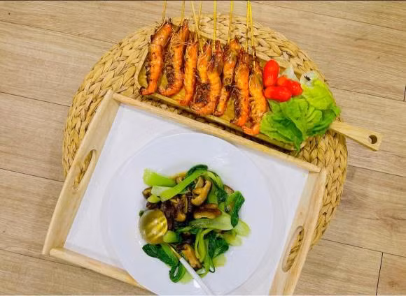 Gan 3 gio sang, vo Phan Manh Quynh van tuc chong khong ngu duoc-Hinh-5