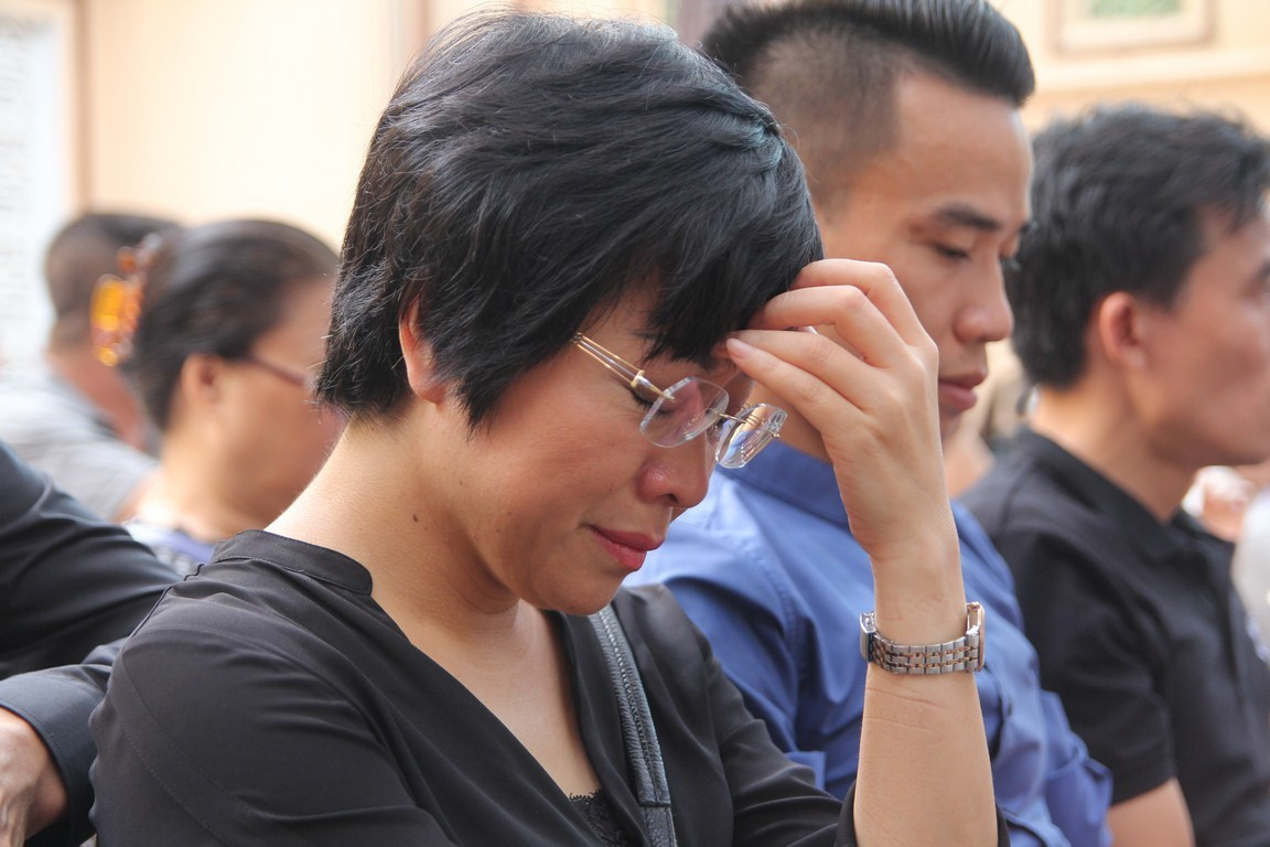 Hoang Nhuan Cam trong mat NSND Tu Long, MC Thao Van-Hinh-3