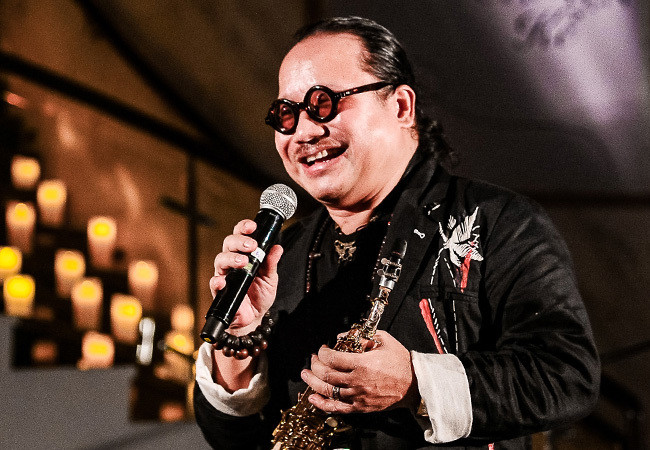 Nghe si saxophone Tran Manh Tuan hoi tinh, roi nuoc mat khi vo goi