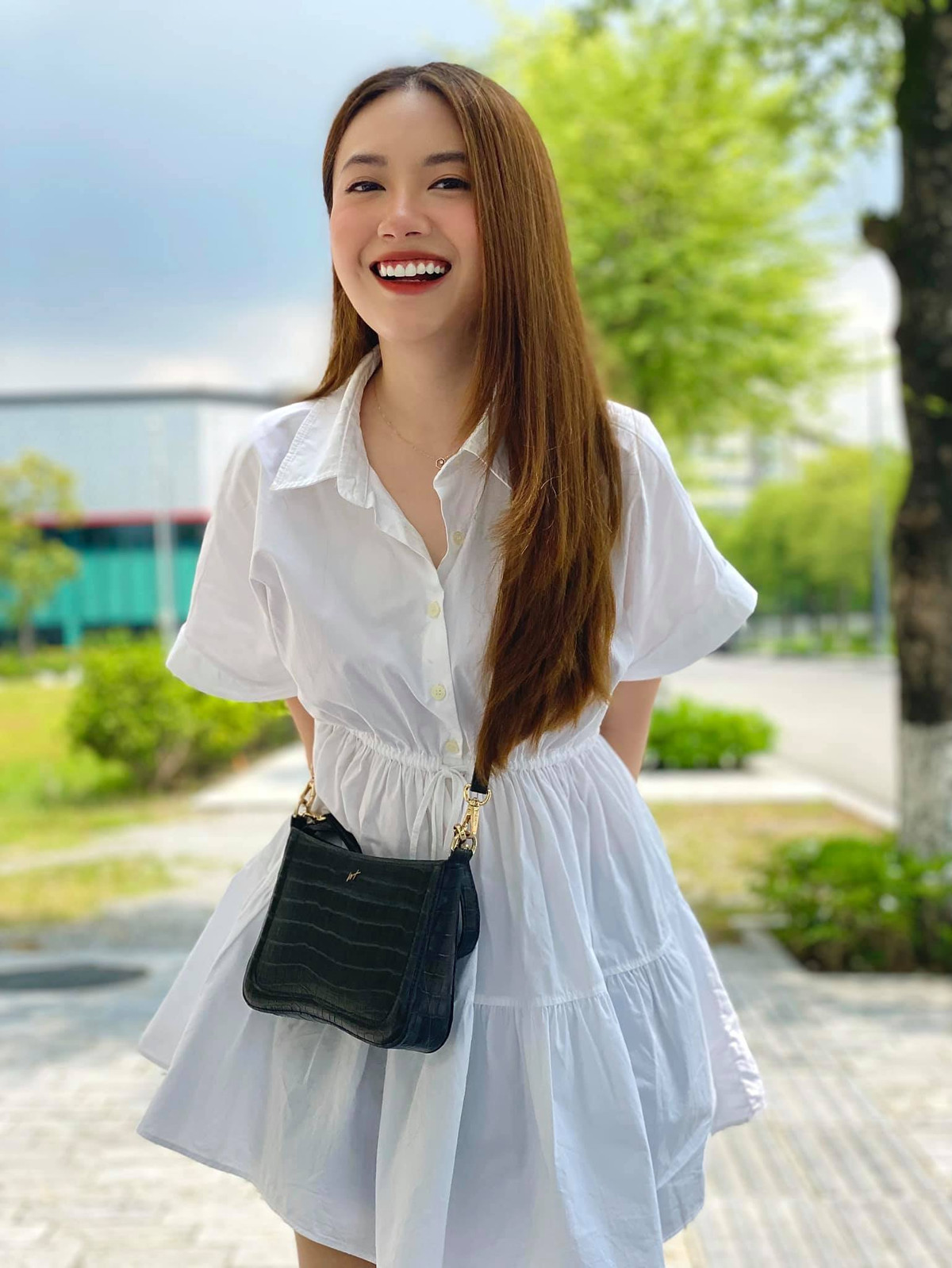 Cô vừa đón sinh nhật trên phim trường Ngày mai bình yên ngày 1/9 vừa qua.