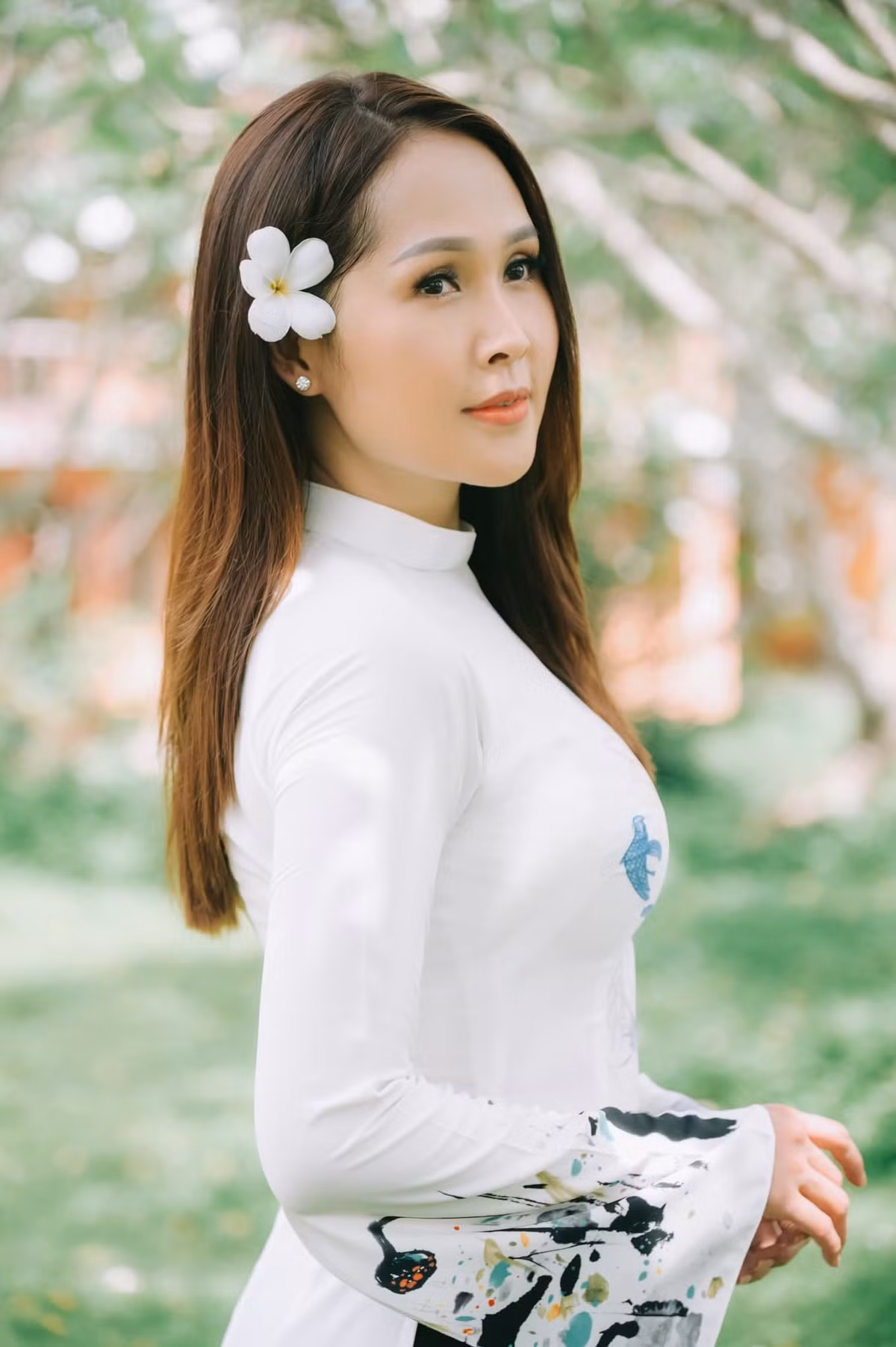 Nữ diễn viên Gái nhảy là người kín tiếng trong chuyện tình cảm. Cô từng kết hôn với người chồng kém 6 tuổi và âm thầm chia tay sau một thời gian chung sống, một mình nuôi con gái.