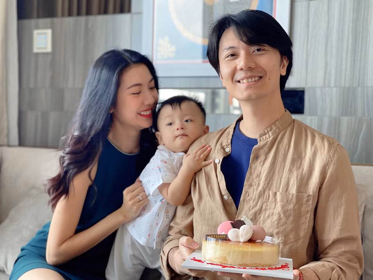 Tổ ấm quây quần trong sinh nhật ông xã Thúy Vân.