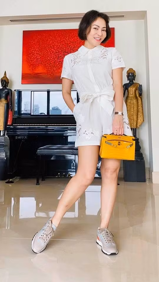 Sao Việt Thu Minh tận hưởng ngày tươi đẹp.