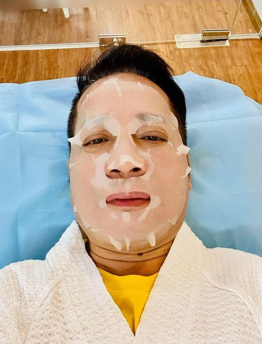 Mùa dịch, Minh Nhí chẳng biết làm gì ngoài ăn, ngủ và làm đẹp.