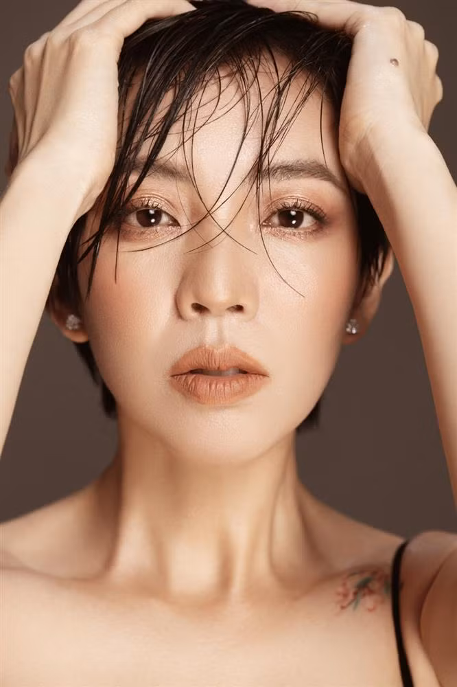 Thu Trang buc xuc khi bi xuyen tac 