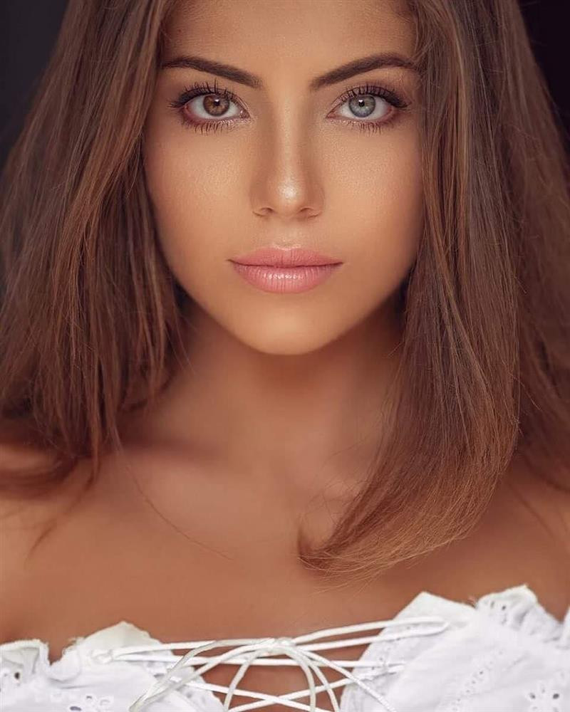 ặc điểm nhận dạng ấy rõ ràng hơn qua những thước hình cận mặt.