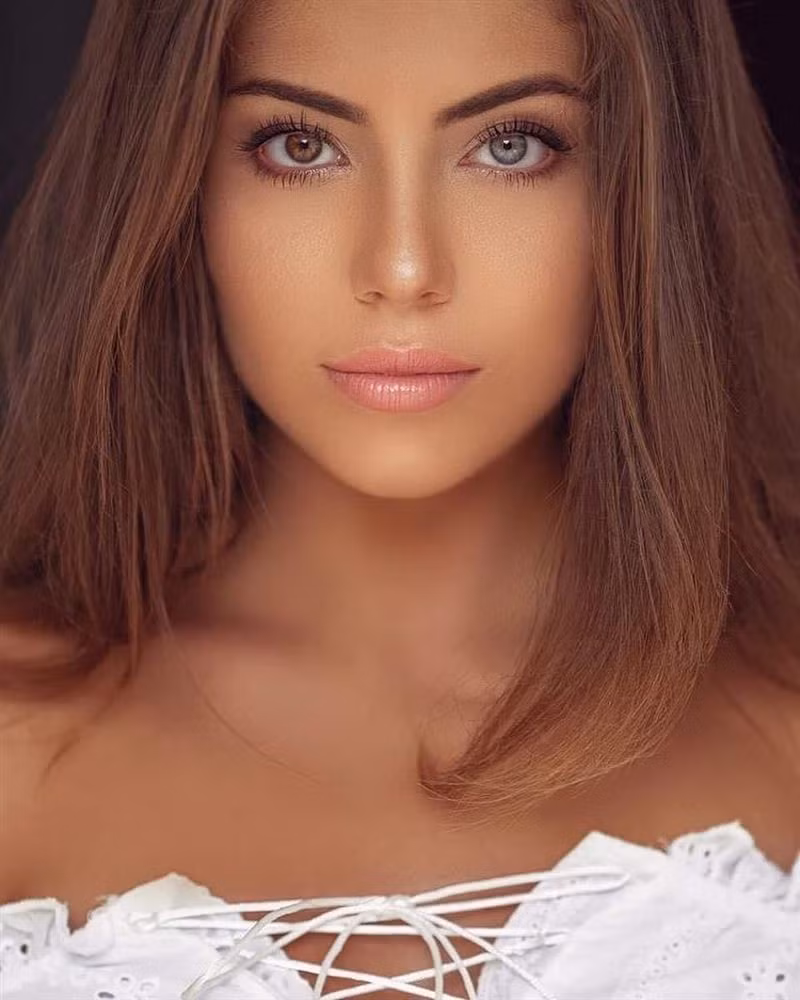 Đặc điểm nhận dạng ấy rõ ràng hơn qua những thước hình cận mặt.