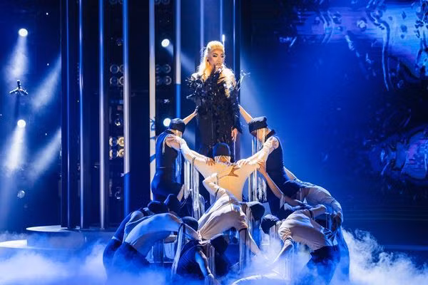 Với khả năng giả giọng ấn tượng và quyết tâm thi đấu mãnh liệt, Thái Sơn ngày càng được nhiều khán giả đón nhận và yêu mến. Trong đêm thi quyết định, Thái Sơn chọn một nhân vật khó về tạo hình lẫn trình diễn là Katherine Jenkins – nữ ca sĩ opera. Hoàn thành trọn vẹn phần biểu diễn, Thái Sơn ghi tên mình vào giải đồng Gương mặt thân quen mùa giải này.