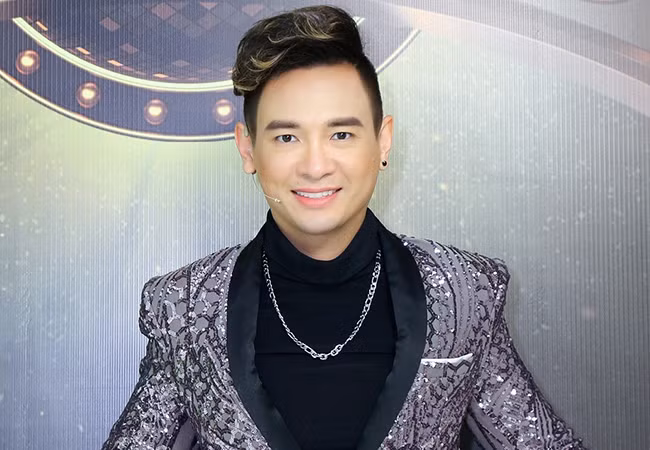 Viet Quang: “Toi bi viem phoi nang vi tam dem, lam viec nhieu“