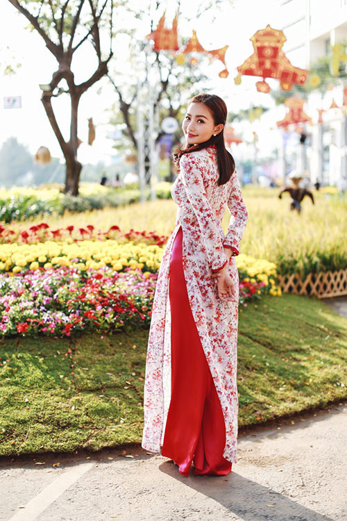ộ ảnh áo dài này cũng từng được người đẹp thực hiện trong dịp đầu xuân.