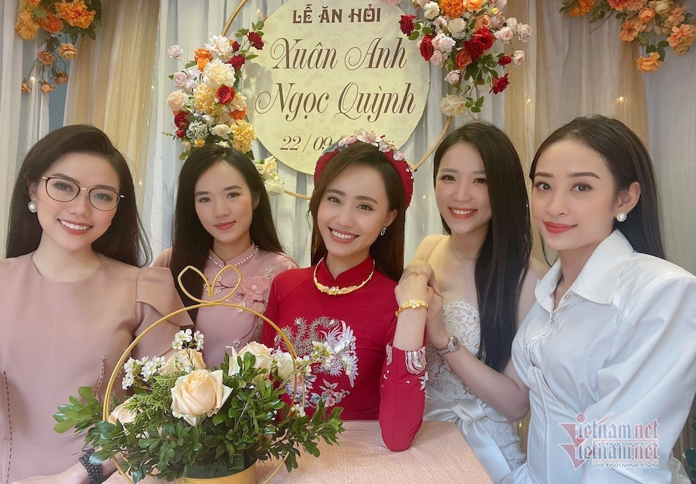 MC Xuan Anh thoi tiet VTV xinh dep trong le an hoi-Hinh-2