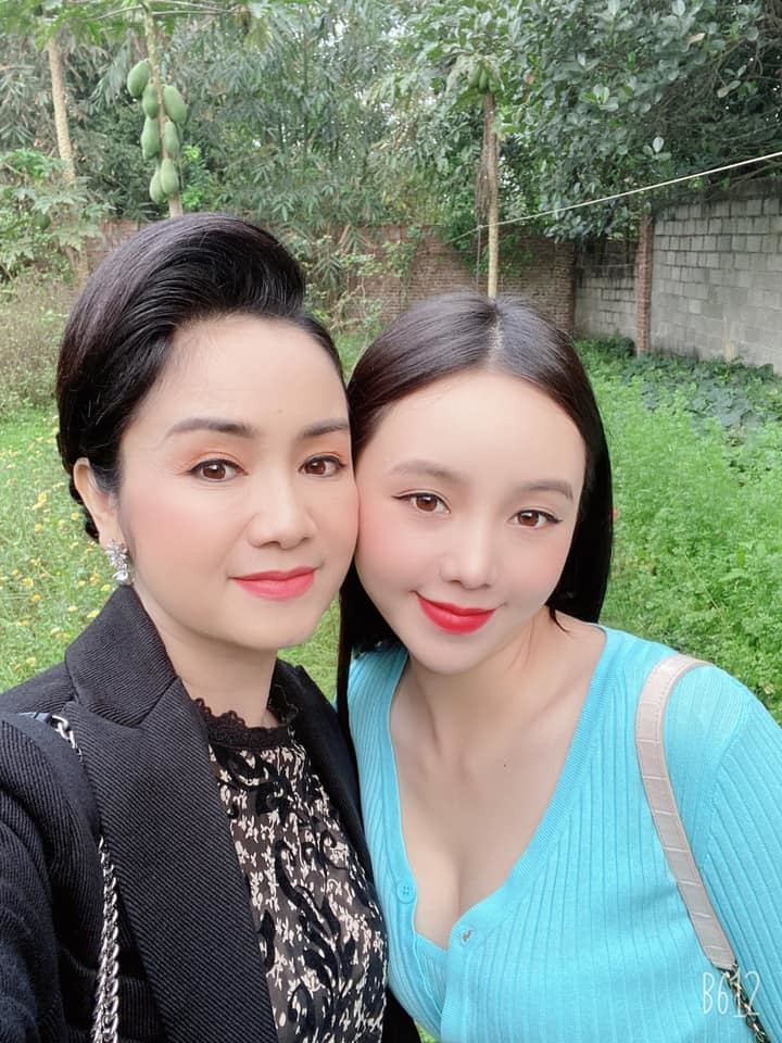 Từ đó đến nay sự tự tin trong vai diễn của tôi cũng nhiều thêm và rất vui vì khán giả đón nhận. Lâu lắm rồi tôi mới có cảm giác làm phim được khán giả quan tâm từng ngày như vậy. Rồi người ta hỏi han, từ người trẻ, người già, trong xóm ai cũng hỏi. Tôi cảm thấy thực sự may mắn vì lâu lắm quay trở lại có một vai diễn hay, một bộ phim hay như thế.