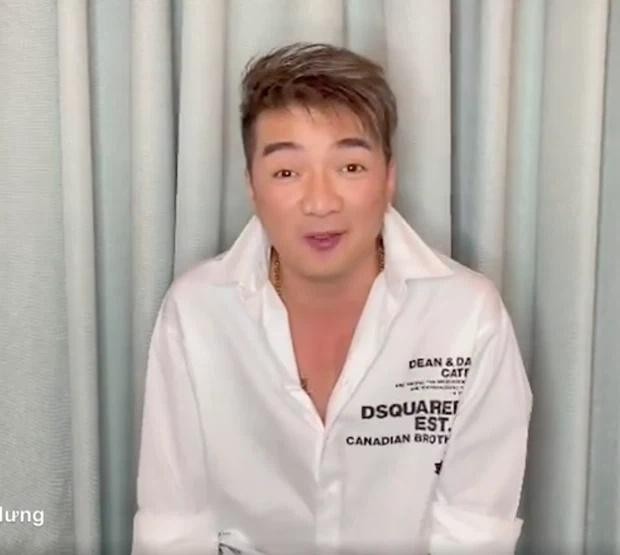 Mới đây, ồn ào giữa bà Phương Hằng và Đàm Vĩnh Hưng trở thành tâm điểm chú ý. Cụ thể, nữ CEO tố một số nghệ sĩ khác và cụ thể là anh đã lươn lẹo số tiền 96 tỷ đồng từ thiện. Trước những thông tin không hay về mình, Đàm Vĩnh Hưng trực tiếp lên tiếng bằng 1 clip khẳng định những tin đồn đó là bịa đặt và tự tin cho rằng nữ đại gia đã "chọn sai người để đánh".