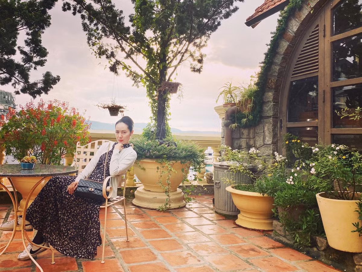 Phương Linh viết: "Đàn ông phải cứng rắn, phụ nữ phải nhu mì. Đàn ông phải kiên cường, phụ nữ phải kiên nhẫn".