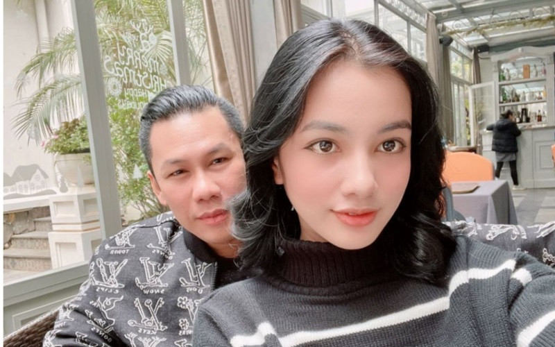 Lo clip chong cu Le Quyen tinh tu ben nguoi dep kem 27 tuoi-Hinh-4