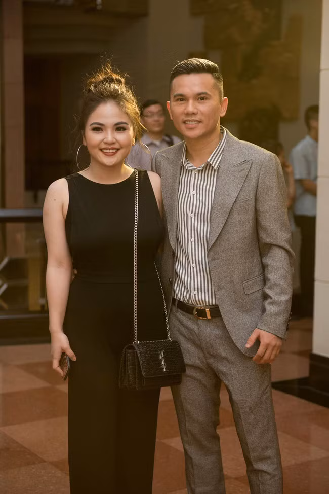 Vo ba Tu Dua len tieng ve bai dang to chong 