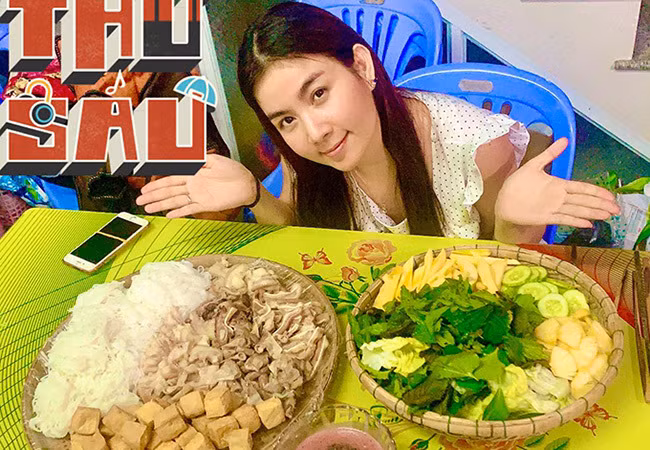 Kha Ly tự làm món bún đậu thịt mắm tôm để chiêu đãi cả gia đình ở quê.