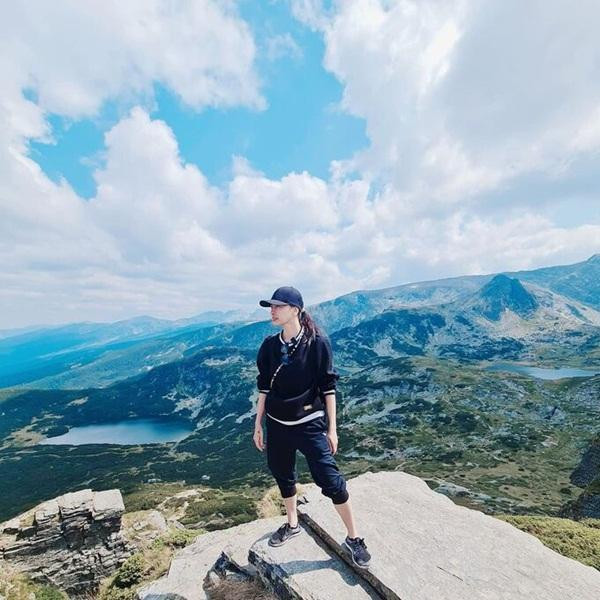 Việc Ngô Thanh Vân đưa Huy Trần về ra mắt gia đình cũng khiến dân mạng cho rằng, mối quan hệ của cặp đôi đã phát triển lên một giai đoạn mới.