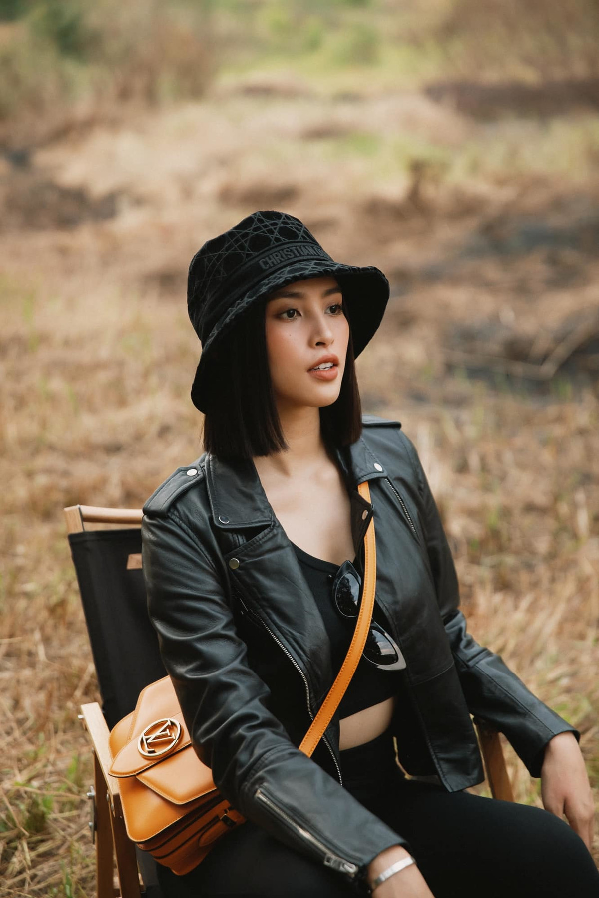 Tiểu Vy chụp ảnh chill chill tại Đà Lạt.