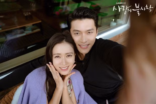 Khoảnh khắc ngọt ngào từ phim đến đời của Hyun Bin - Son Ye Jin - Hình 12 Khoanh khac ngot ngao tu phim den doi cua Hyun Bin - Son Ye Jin-Hinh-12