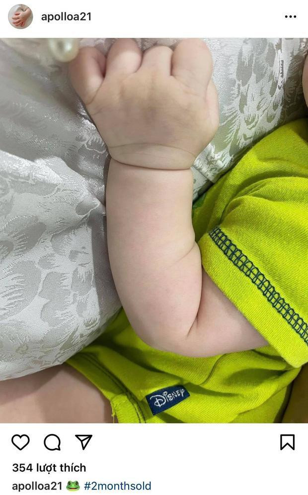 Nhóc tỳ vừa tròn 2 tháng tuổi vào ngày 15/9. Trước đó, Hoa hậu Hoàn vũ Việt Nam 2015 đã có một con trai với bạn đời bí ẩn. Cậu cả nhà Phạm Hương chào đời vào cuối năm 2018, đúng dịp Noel. Mặc dù đã có 2 con nhỏ, sống viên mãn xứ người, song Phạm Hương vẫn chưa chính thức công khai danh tính cha đẻ các nhóc tỳ.