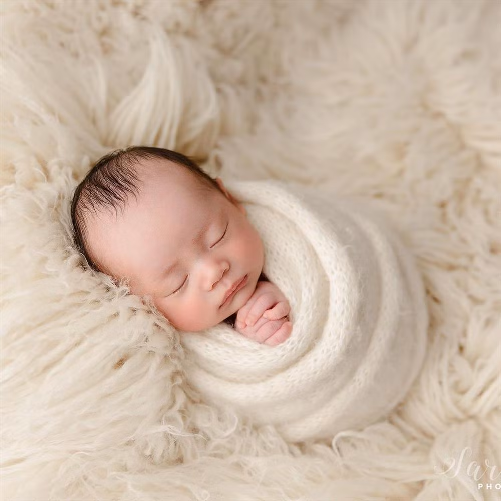 Trước đó, vào ngày 4/9/2021, Phạm Hương bất ngờ xác nhận đã hạ sinh con thứ 2, tiết lộ là một bé trai. Được biết nhóc tỳ chào đời vào giữa tháng 7 vừa qua, được cha mẹ đặt tên Apollo.