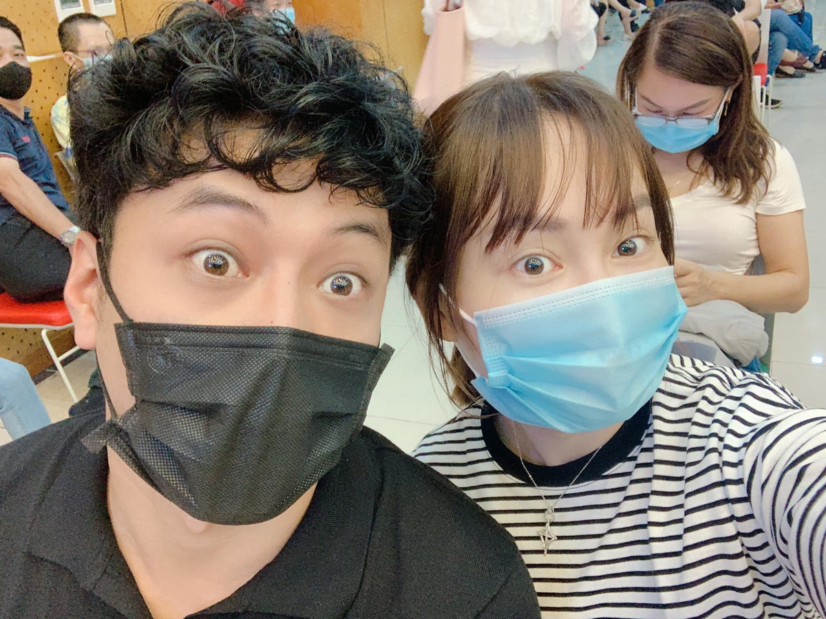 Lan Phương nhí nhố bên Hồng Đăng.