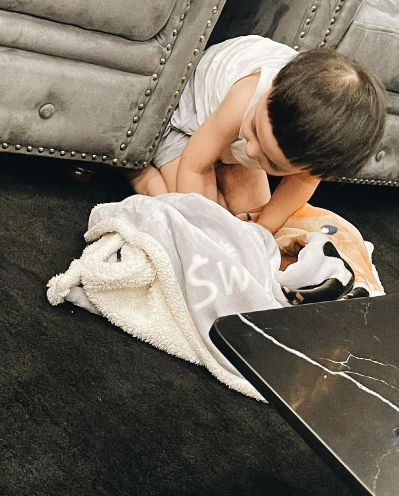 "Có ai suốt ngày bị chụp ảnh dìm hàng như tui hơm?".